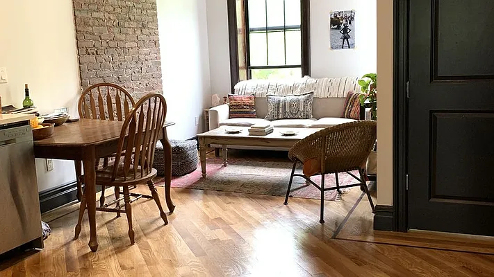 Rented by Nooklyn NYC LLC | media 18