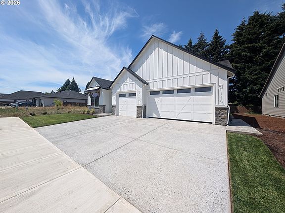 2nd image of 1340 SE 188th Ave