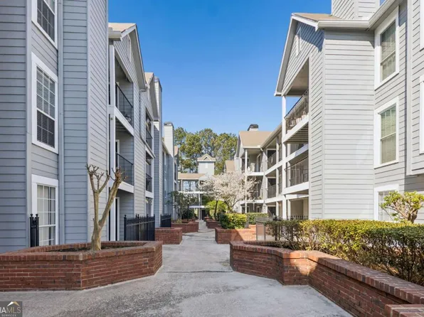 309 Granville Ct, Sandy Springs, GA 30328