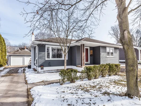 731 Taylor St, Chelsea, MI 48118