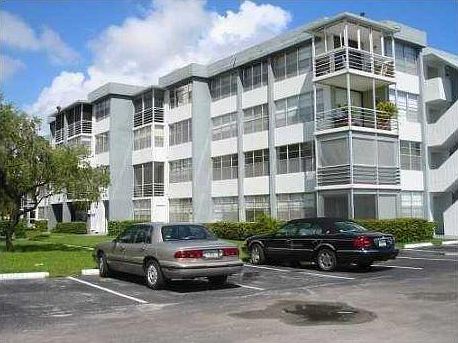 1st image of 2781 Taft St APT 411
