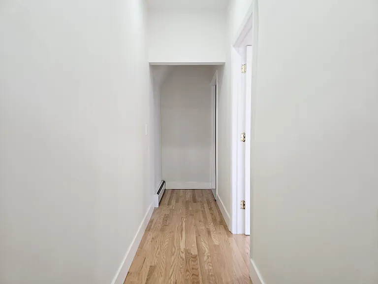 15 Dwight St — Photo 3