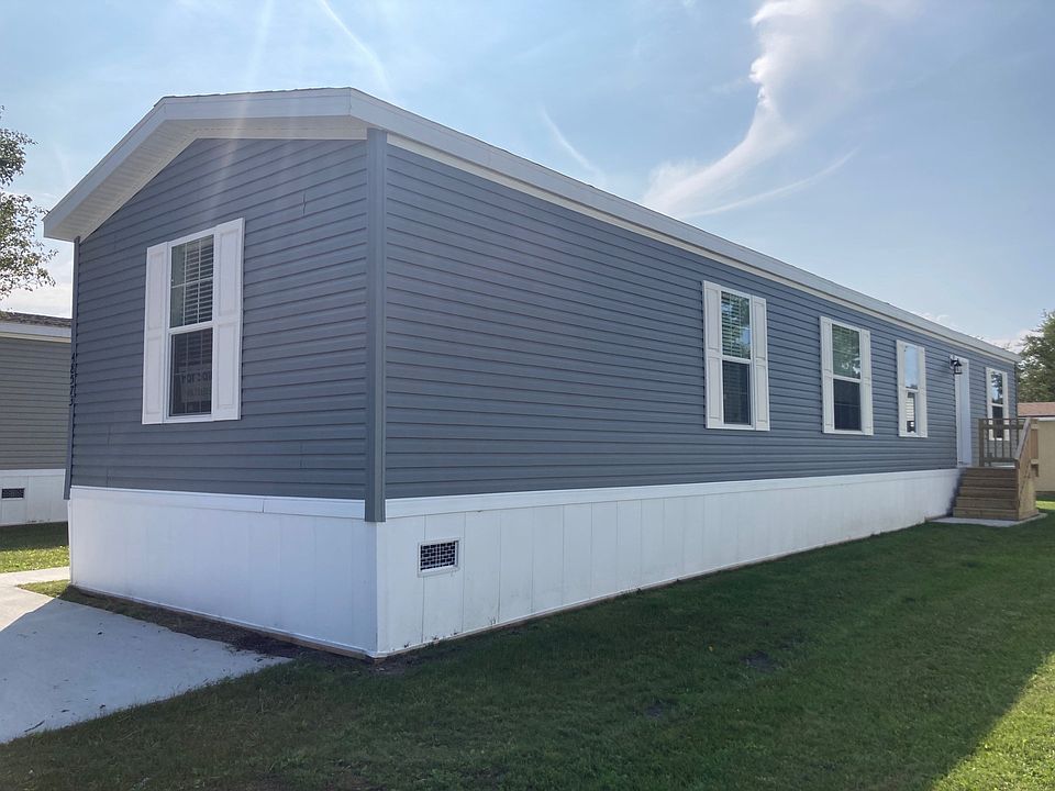1st image of 48573 Lakeview Cir