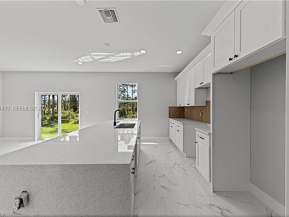 3rd image of 967 Edgerton Ave