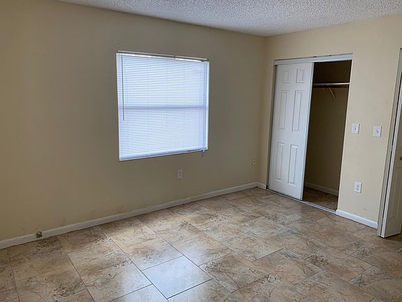 5th image of 35 Coventry Ct