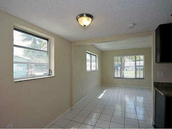 2nd image of 1275 NE 157th St