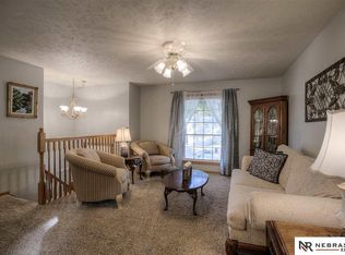 10517 Izard St, Omaha, NE 68114