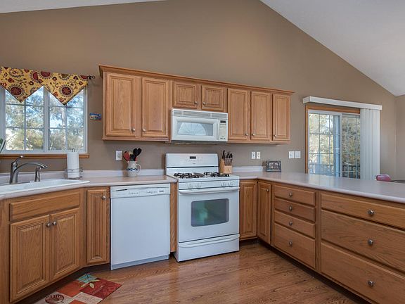 5th image of 11027 Pinecreek Ct
