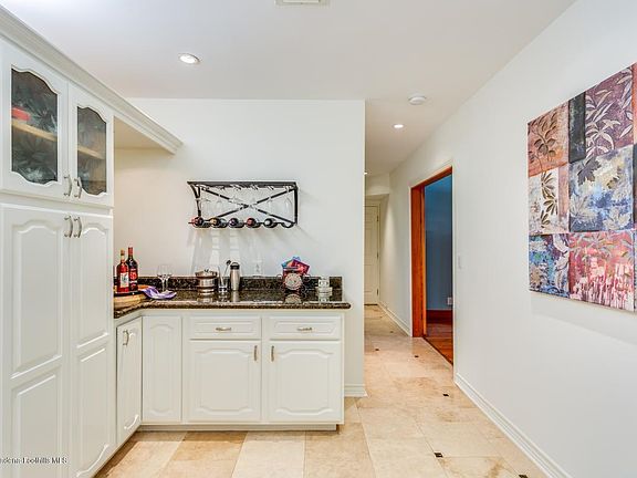 4th image of 227 Bettyhill Ave