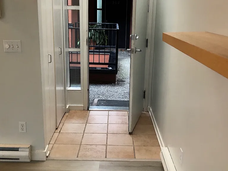 5626 Dunbar St — Photo 3