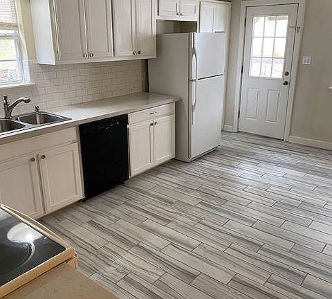 4th image of 600 Woodlawn Ave