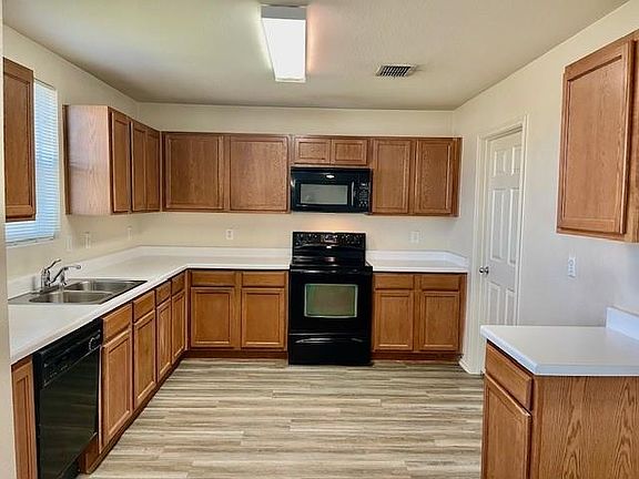 4th image of 820 Wrigley Dr #820