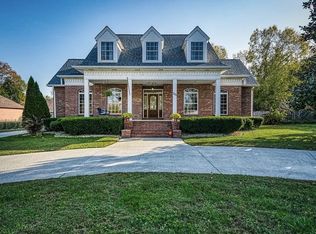 1361 E 10th St, Cookeville, TN 38501