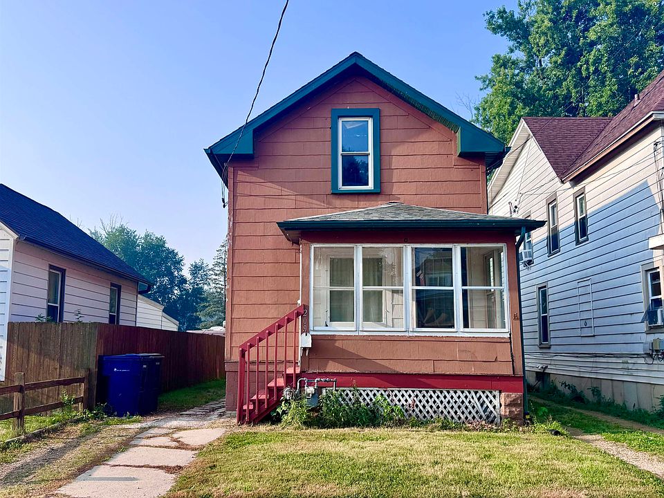 1st image of 209 Riverside St