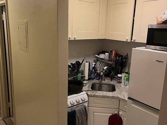 2nd image of 239 E 84th St APT 1A