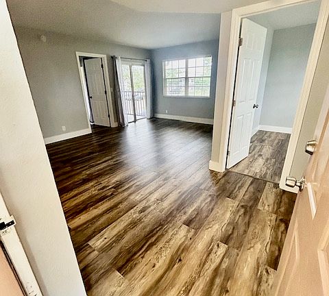 2nd image of 1518 SE Royal Green Cir #201