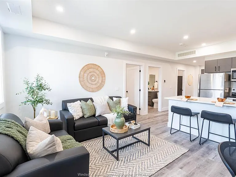 930 Marion Ave #101 — Photo 2