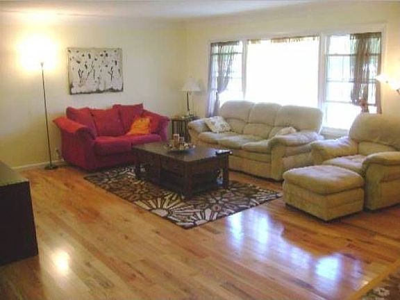 2nd image of 6588 Kingswood Dr