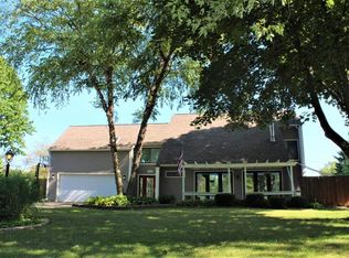 1653 Muscatatuck Dr, Valparaiso, IN 46385