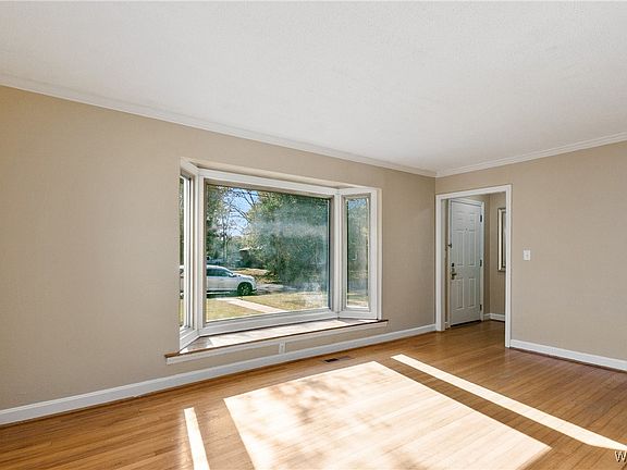 2nd image of 61 Cedar Knl