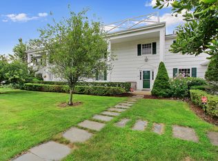 38 Saint Andrews Cir, Southampton, NY 11968