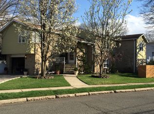 35 Walnut St, Fairview, NJ 07022