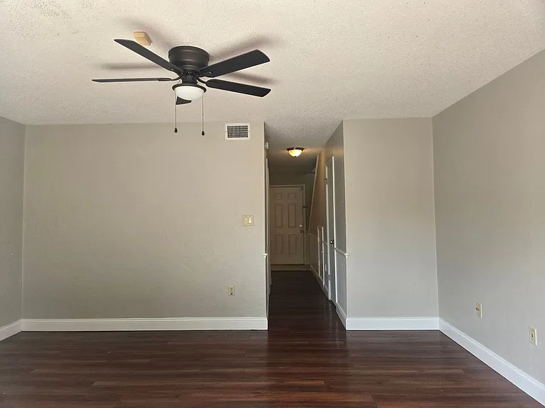4503 NW 41st Pl — Photo 6