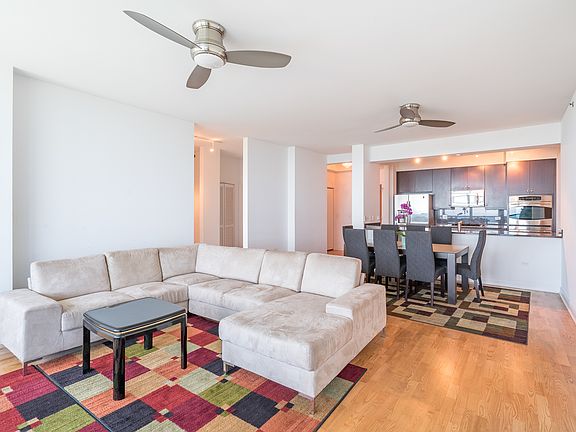 4th image of 1211 S Prairie Ave APT 1402