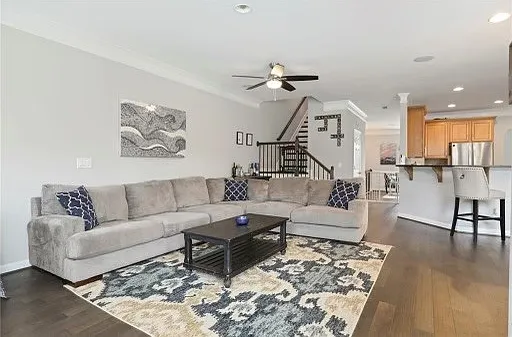 1927 Cobblestone Cir NE — Photo 3