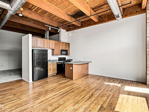 4th image of 1500 W Monroe St APT 411