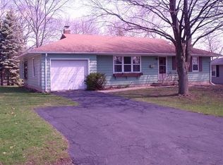 1658 Mayfield Ln, Madison, WI 53704