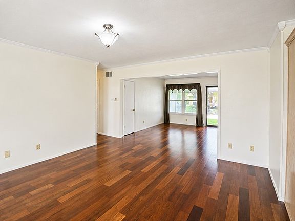 4th image of 1163 Kirkwall Dr