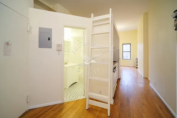 Rented by Red Sparrow Realty Group | media 27