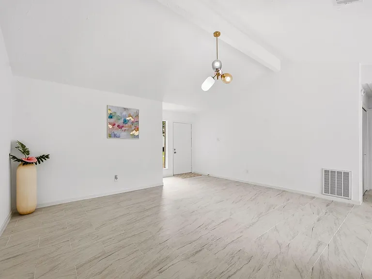 7310 Londres Dr — Photo 7