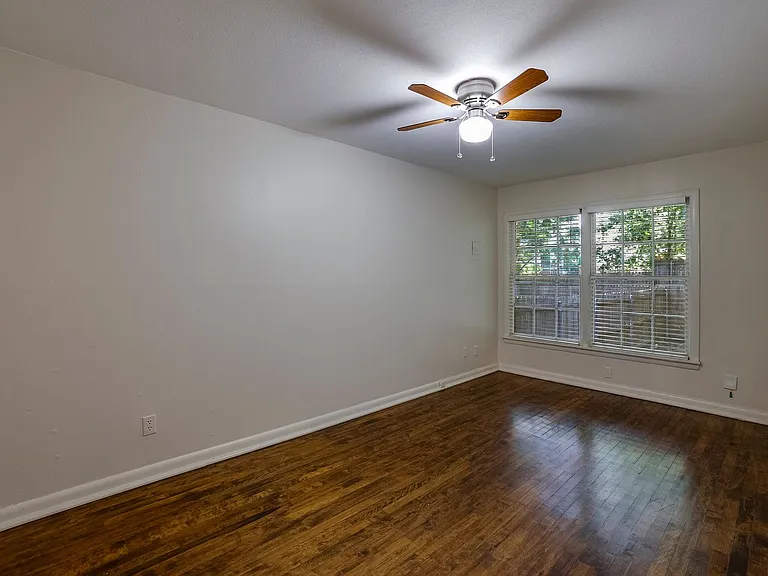 3933 Dexter Ave — Photo 10