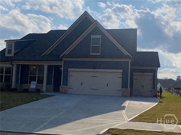 3rd image of 233 Oakdale Road