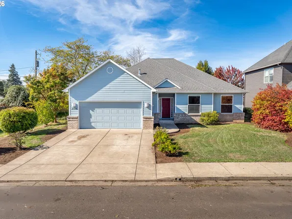 1153 Spruce St, Junction City, OR 97448