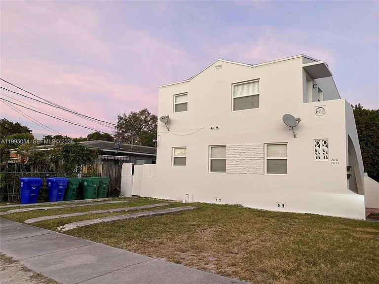 2833 SW 38th Ave #2833 — Photo 4