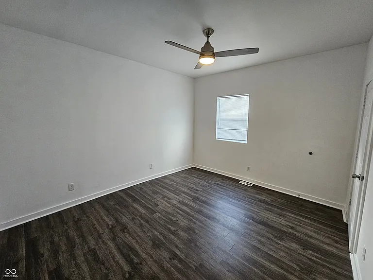 2121 Webb St — Photo 9