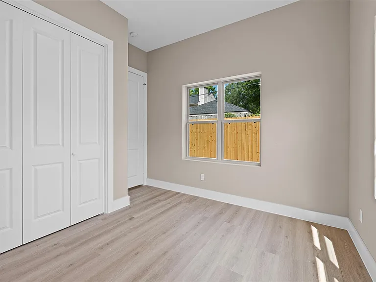 2618 Liguria Ln — Photo 12