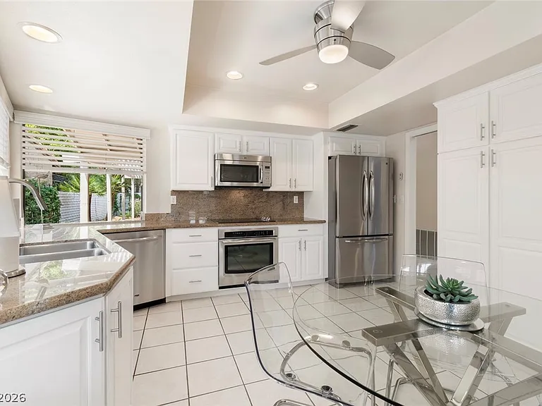 2312 Plaza Del Prado — Photo 2