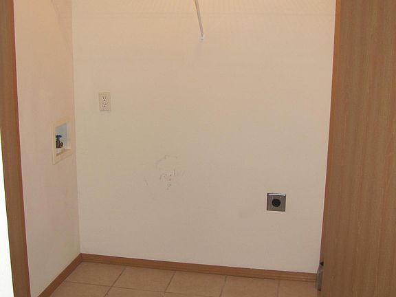 Washer/dryer hook ups