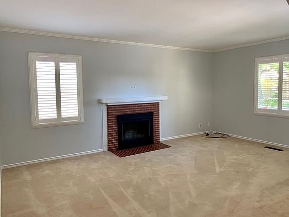 4th image of 1560 Meadow Ln