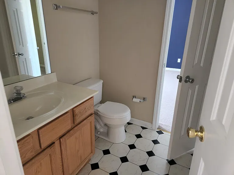 2350 Kirkstone Dr — Photo 13