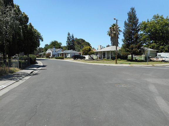 4th image of 3489 W Euclid Ave