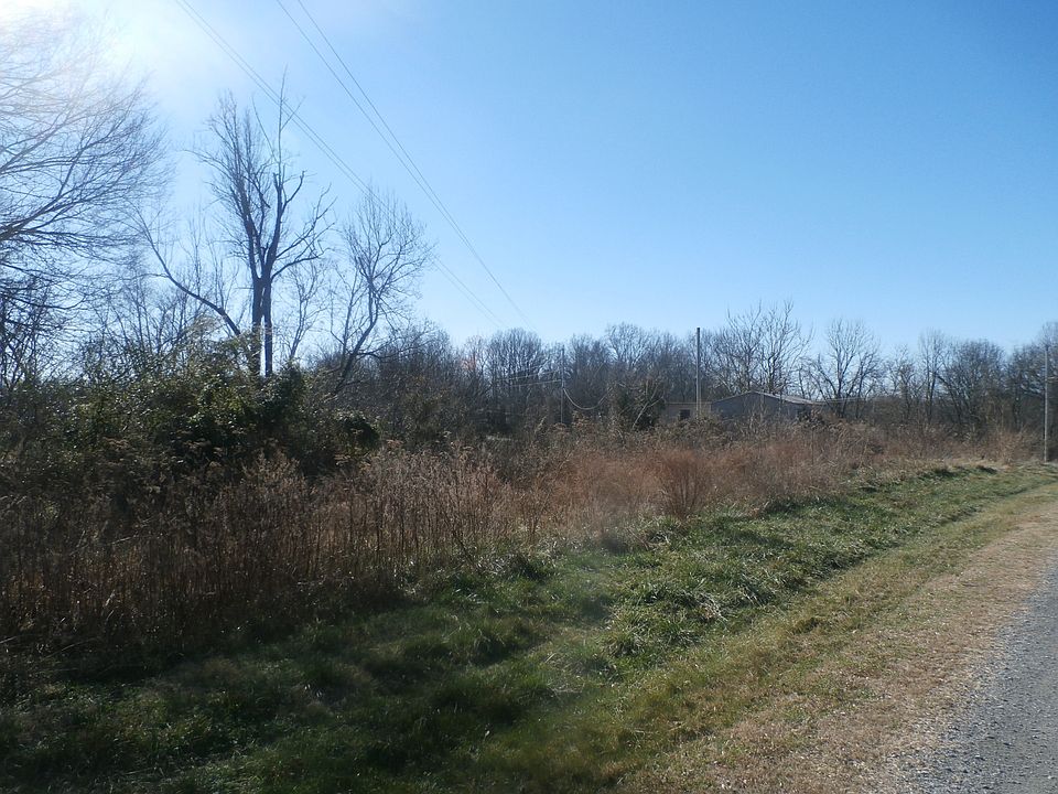 1st image of 104 Bell Ln
