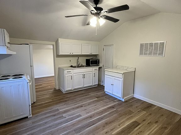 3rd image of 1915 Orvid St Unit B