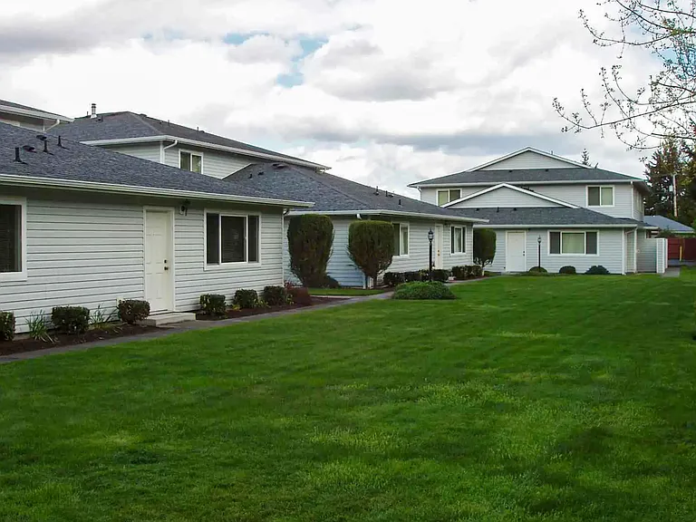 Heritage Square Apartment Homes — Photo 12