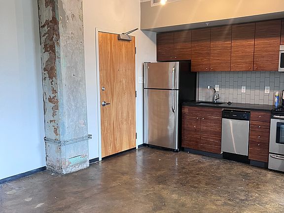 2nd image of 415 Oliver Hill Way APT 2A