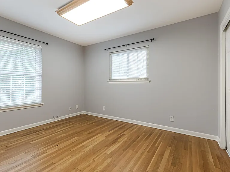 555 Patricia Dr — Photo 25